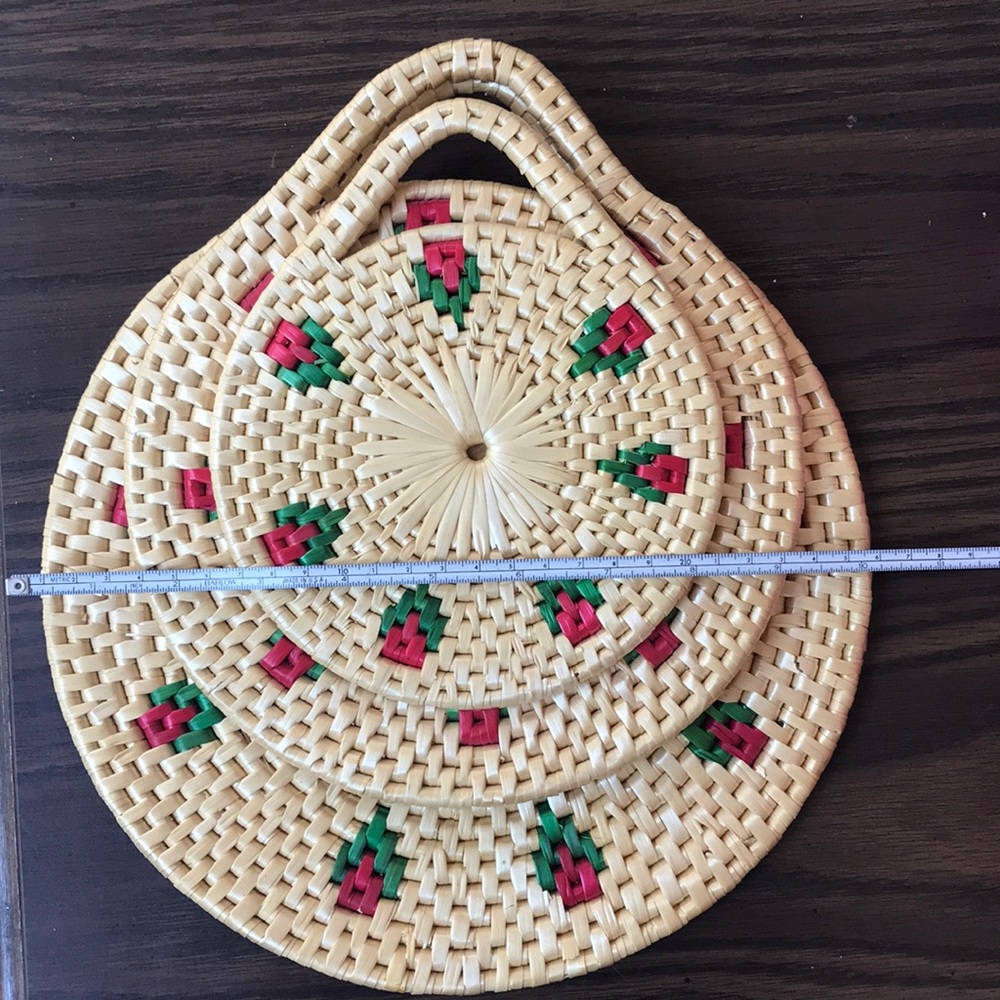 Straw placements, coasters